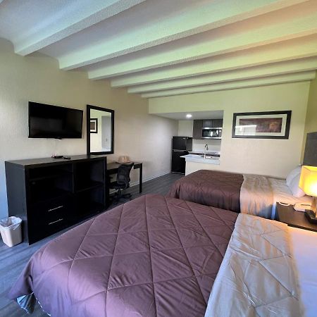 James River Inn & Suites Newport News Buitenkant foto