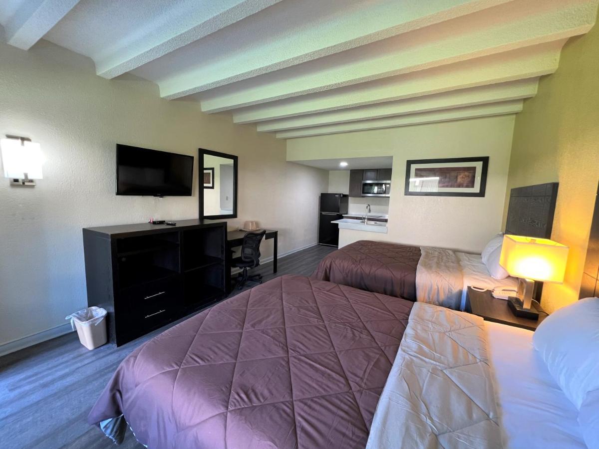 James River Inn & Suites Newport News Buitenkant foto