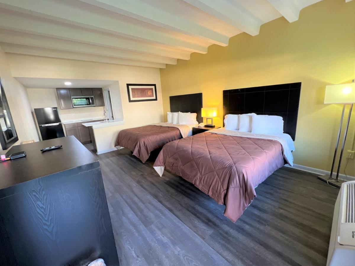 James River Inn & Suites Newport News Buitenkant foto